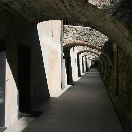 Nocleg ze śniadaniem Santuario Ns Soviore Cinque Terre *
