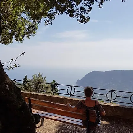 Santuario Ns Soviore Cinque Terre مونتيروسّو ال ماري